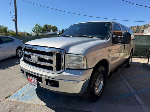 Used 2005 Ford Excursion XLS RWD image 7
