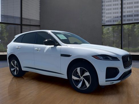 Used 2025 Jaguar F-PACE R-Dynamic S image 2
