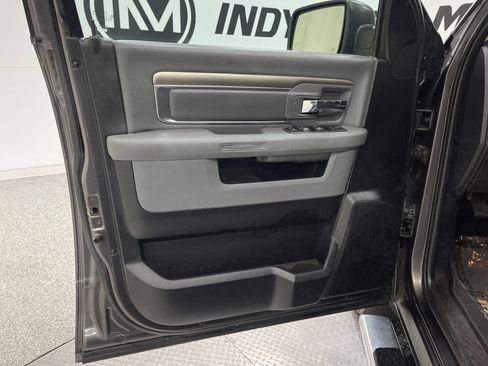 Used 2020 RAM 1500 Classic SLT w/ Luxury Group RWD image 14