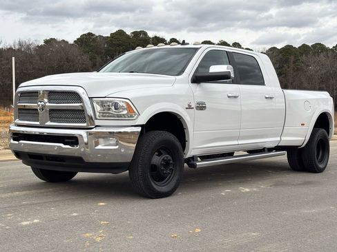 Used 2016 RAM 3500 Laramie Longhorn image 9