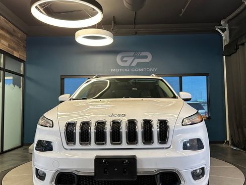 Used 2016 Jeep Cherokee Overland AWD/4WD image 8