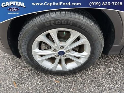Used 2017 Ford Escape SE w/ SE Cold Weather Package AWD/4WD image 13