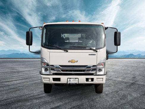 New 2024 Chevrolet Low Cab Forward RWD image 4