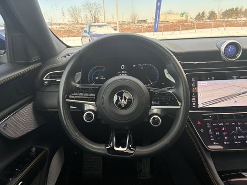 Used 2023 Maserati Grecale Modena image 16