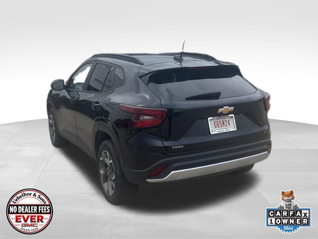 Used 2025 Chevrolet Trax LT FWD image 8
