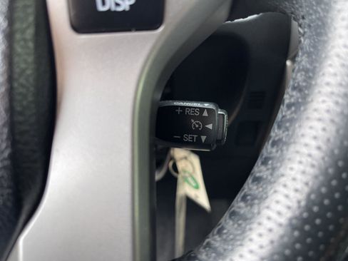 Used 2017 Toyota 4Runner SR5 AWD/4WD image 18