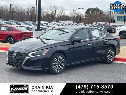 Used 2024 Nissan Altima 2.5 SV image 3