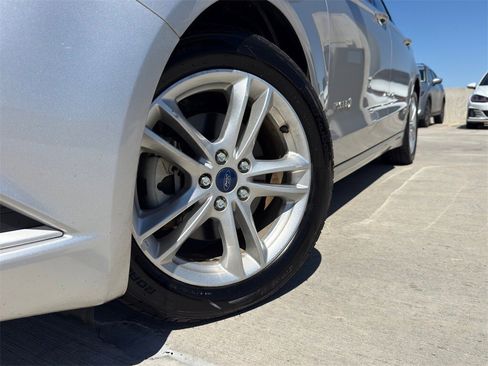 Used 2018 Ford Fusion SE image 5