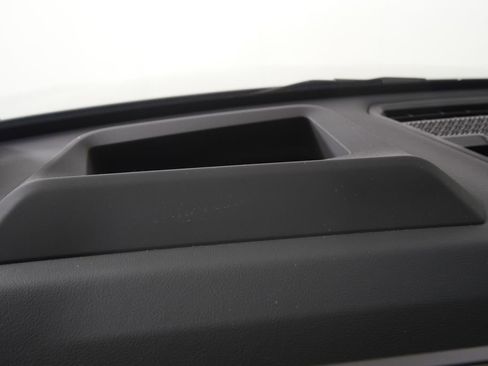 Certified 2025 BMW X2 xDrive28i image 21