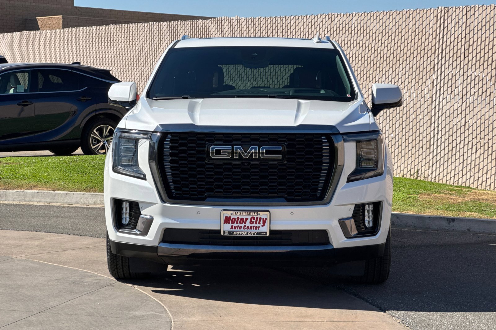 Certified 2023 GMC Yukon Denali Ultimate AWD/4WD image 9