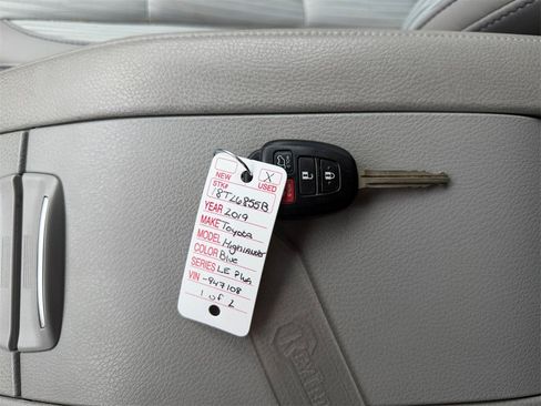 Used 2019 Toyota Highlander Plus image 27