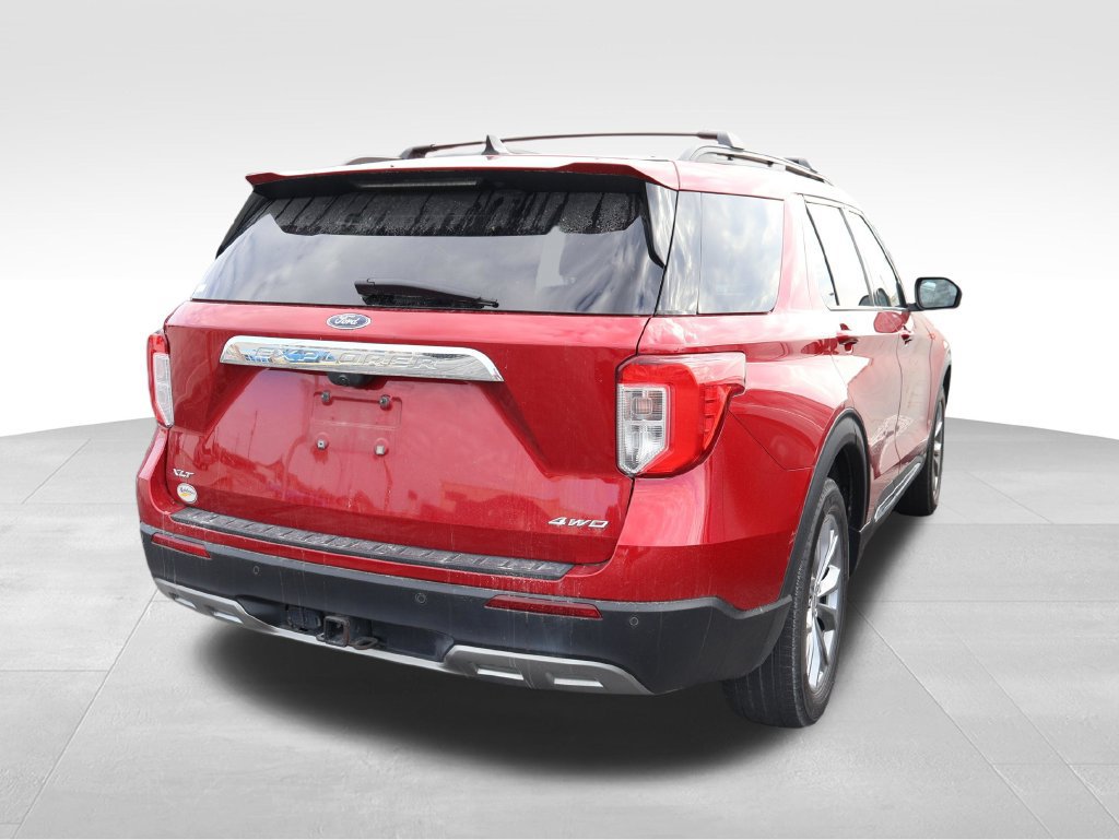 Used 2022 Ford Explorer XLT w/ Equipment Group 202A AWD/4WD image 16