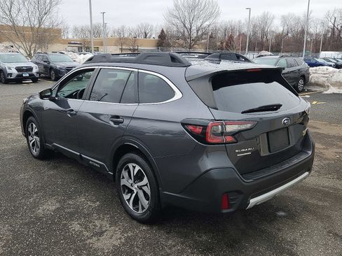 Used 2020 Subaru Outback Limited image 4