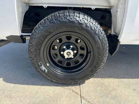 Used 2018 Chevrolet Silverado 1500 W/T w/ WT Convenience Package AWD/4WD image 35