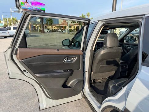 Used 2021 Nissan Rogue SL AWD/4WD image 20