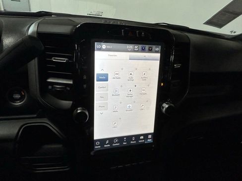 Used 2024 RAM 3500 Tradesman image 11