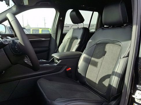 New 2026 Jeep Grand Cherokee Altitude AWD/4WD image 7
