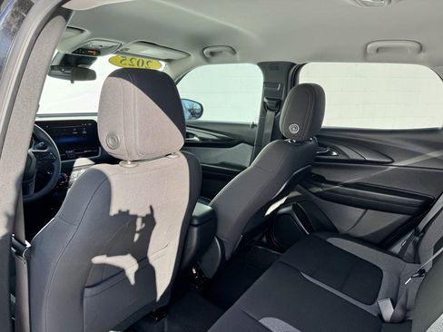 Used 2025 Chevrolet TrailBlazer LT image 20
