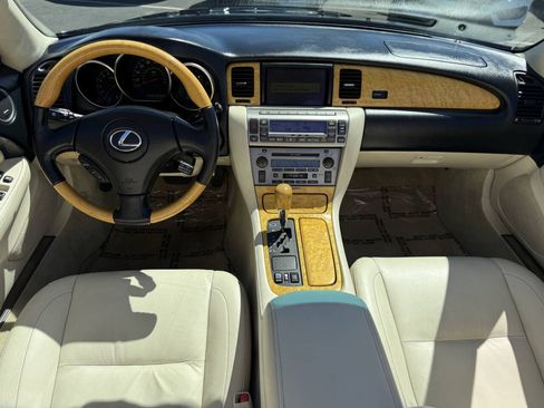 Used 2004 Lexus SC 430 Convertible RWD image 20