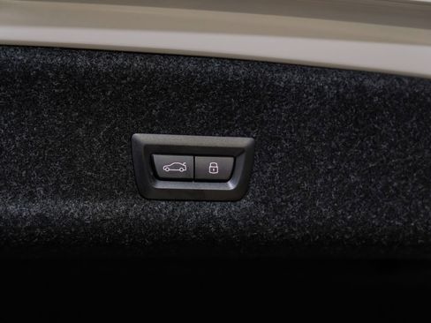 Used 2025 BMW 330i xDrive Sedan AWD/4WD image 58