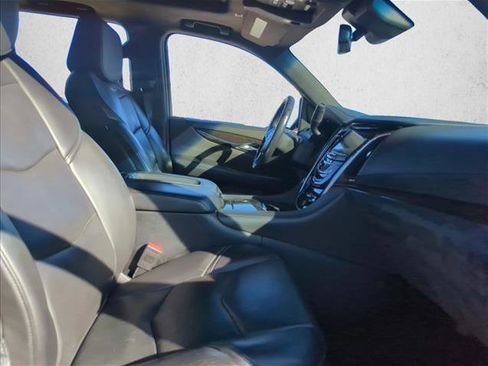 Used 2018 Cadillac Escalade Platinum image 23