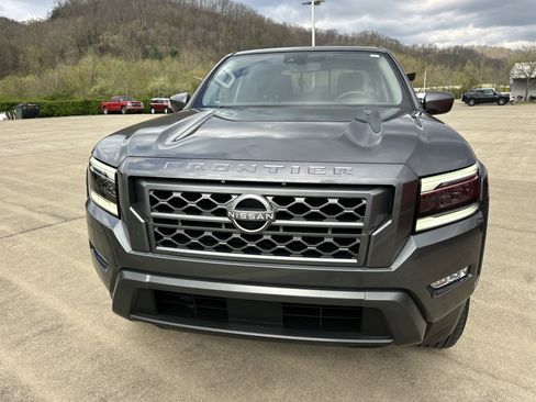 Used 2024 Nissan Frontier SL w/ Technology Package RWD image 6