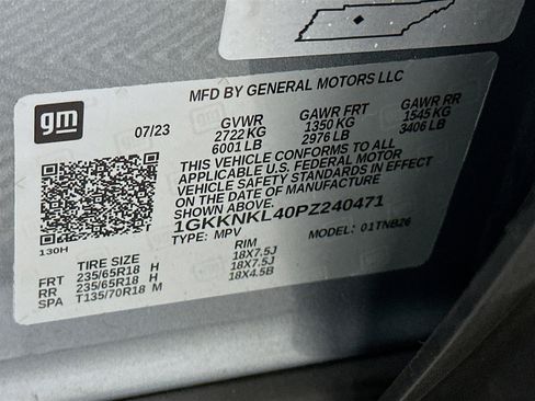 Used 2023 GMC Acadia SLE w/ Driver Convenience Package image 12