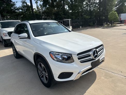 Used 2017 Mercedes-Benz GLC 300 image 2