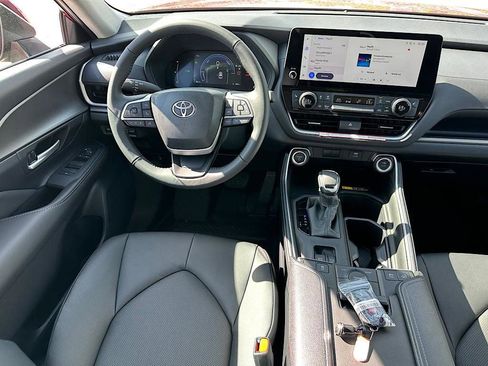 New 2026 Toyota Grand Highlander AWD Hybrid image 13