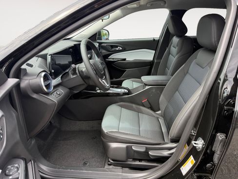 New 2026 Chevrolet Trax LT FWD image 10