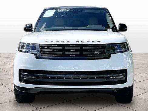Used 2025 Land Rover Range Rover SE AWD/4WD image 3