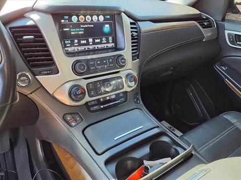 Used 2020 GMC Yukon Denali w/ Denali Premium Package image 5