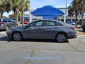 Used 2024 Hyundai Elantra SEL video 2