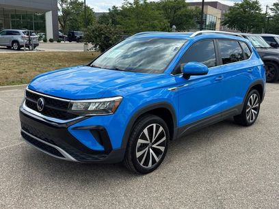Used 2022 Volkswagen Taos SE w/ Panoramic Sunroof Package