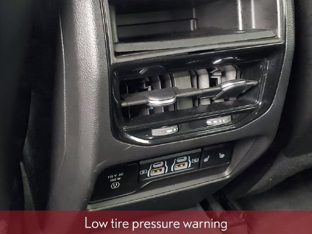 Used 2023 Jeep Grand Cherokee Limited AWD/4WD image 41