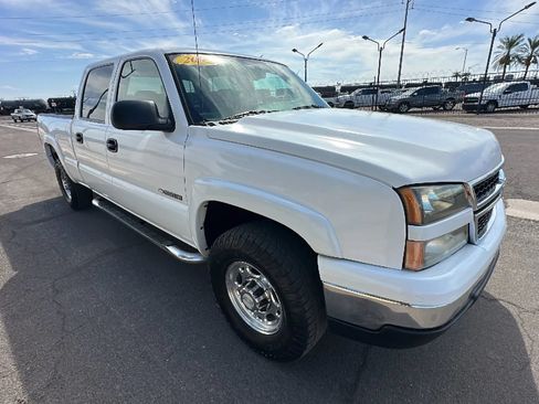 Used 2007 Chevrolet Silverado 1500 LT w/ Skid Plate Package AWD/4WD image 8