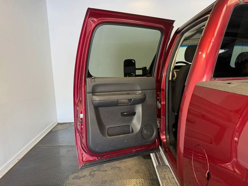 Used 2014 Chevrolet Silverado 2500 LT w/ Interior Plus Package AWD/4WD image 21