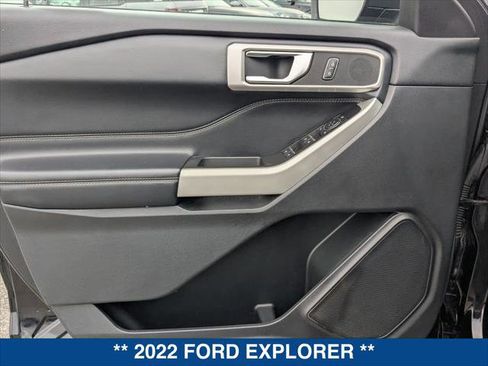 Used 2022 Ford Explorer XLT w/ Equipment Group 202A image 10