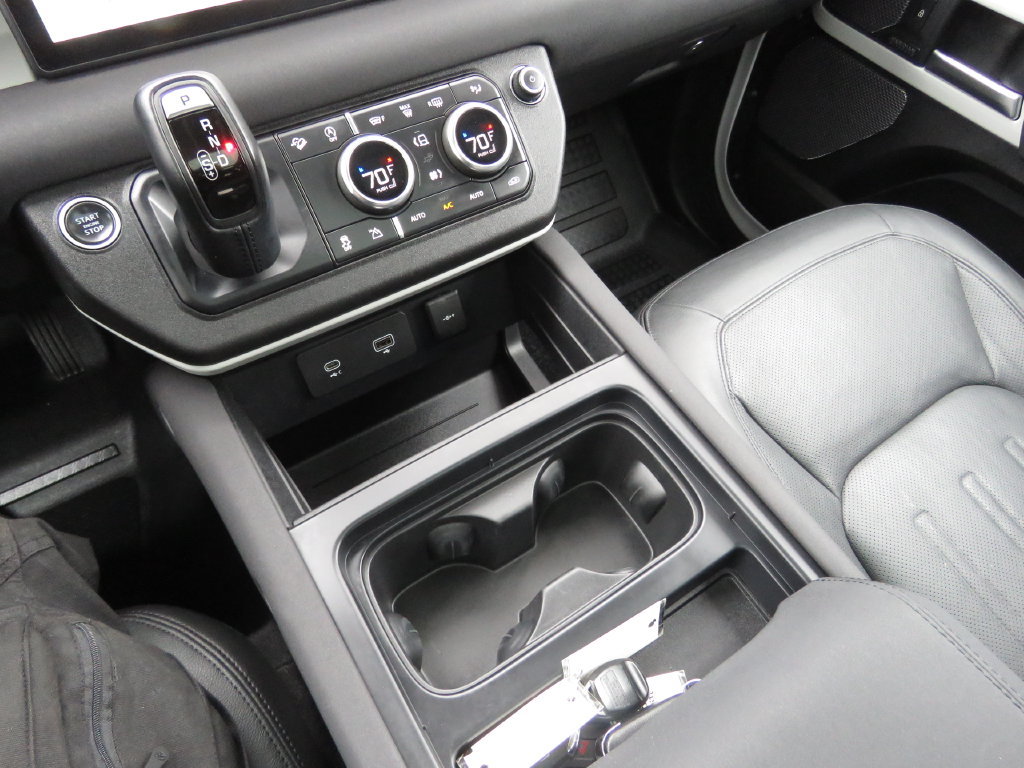 Used 2022 Land Rover Defender 110 SE AWD/4WD image 23