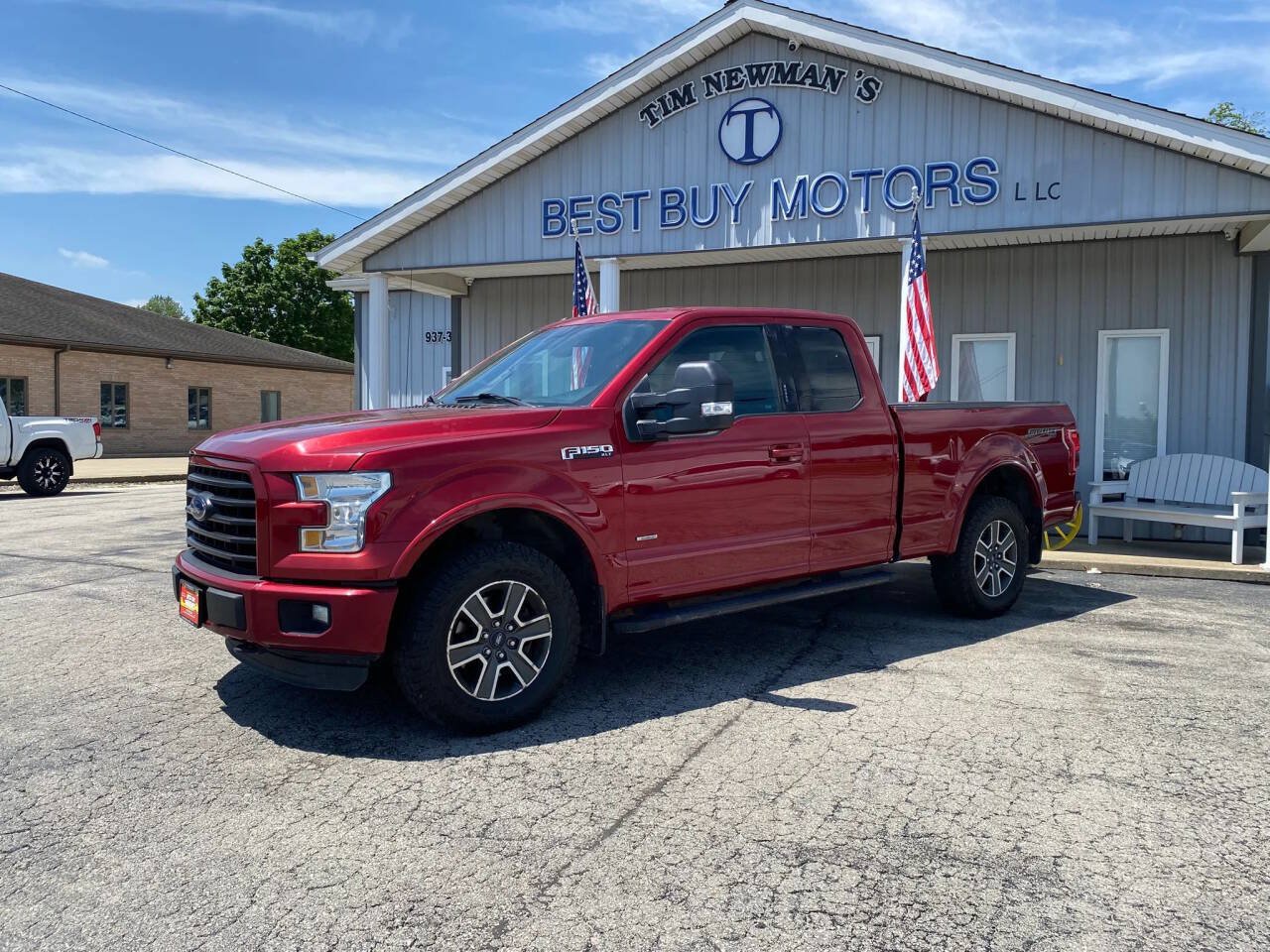 Used 2016 Ford F150 XLT w/ Equipment Group 302A Luxury AWD/4WD image 1