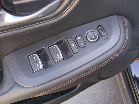 Used 2025 Honda HR-V Sport image 13
