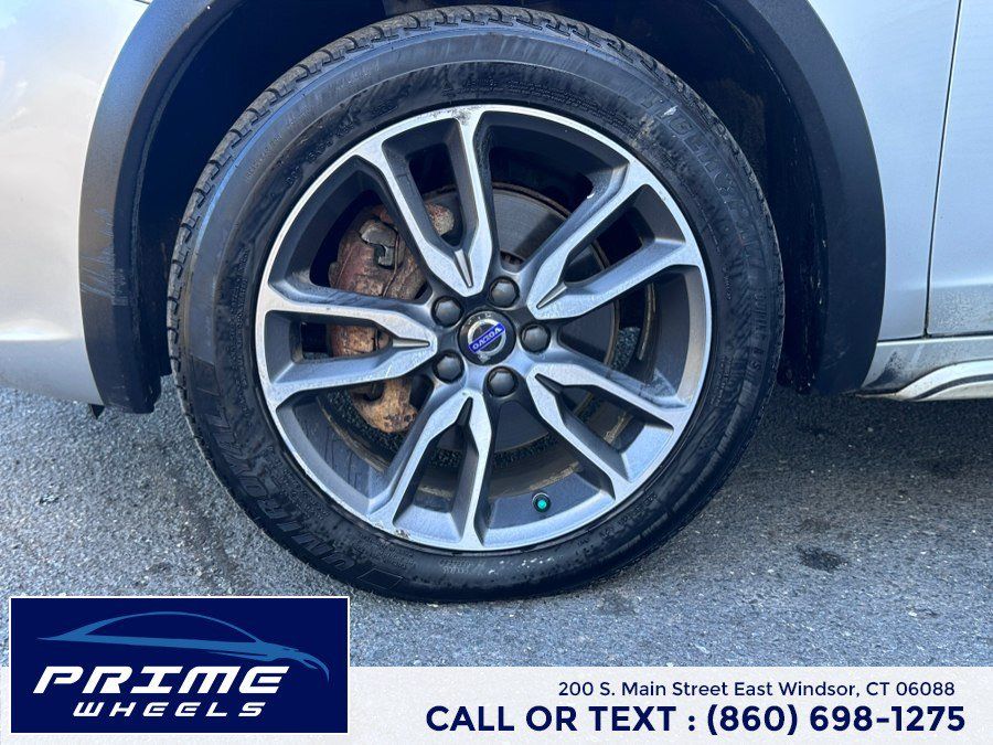 Used 2017 Volvo V60 T5 Cross Country Platinum w/ Climate Package AWD/4WD image 24