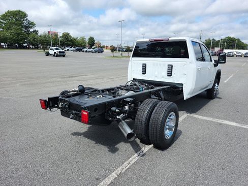 New 2026 GMC Sierra 3500 SLE w/ SLE Convenience Package image 3