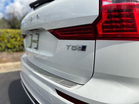 Used 2019 Volvo XC60 T5 R-Design w/ Protection Package Premier image 8