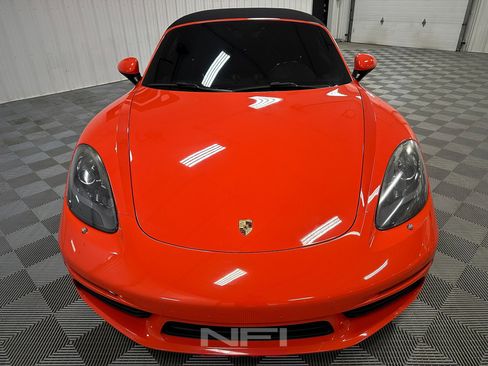 Used 2017 Porsche 718 Boxster image 8