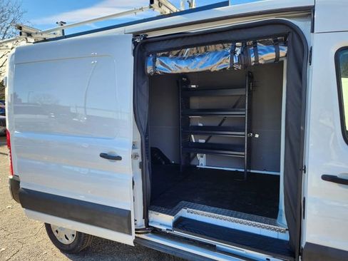 Used 2022 Ford E-Transit Medium Roof image 20