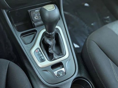 Used 2018 Jeep Cherokee Latitude image 12