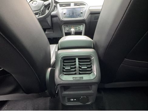 Used 2021 Volkswagen Tiguan SE R-Line FWD image 39