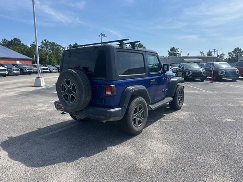 Used 2018 Jeep Wrangler Sport AWD/4WD image 3