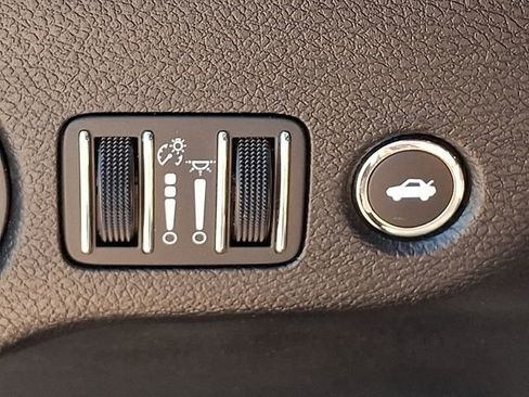 Used 2023 Chrysler 300 Touring L w/ Popular Equipment Group image 24